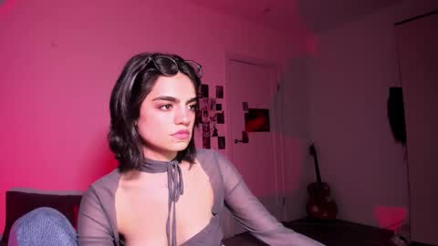 Daisy online show from December 21, 6:23 pm