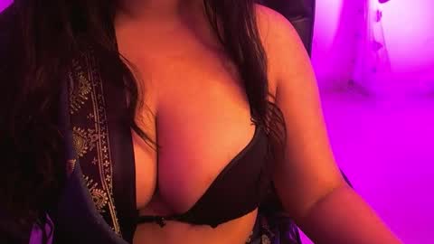 Snapshot of nightqueen107446 chatting on October 16, 7:33 am nightqueen107446 online show from October 16, 7:33 am