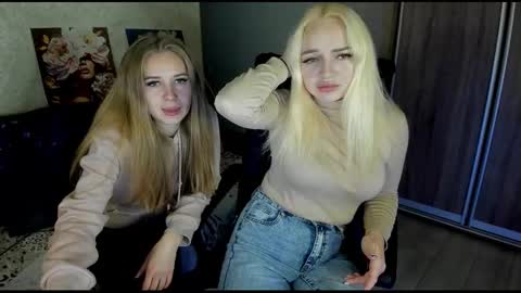 nigo_nika online show from October 10, 1:05 pm