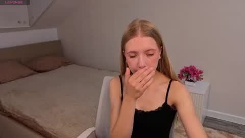 Nika Flover online show from July 28, 1:03 am