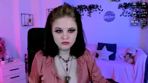 nikki_kiss_ online show from July 13, 8:48 am