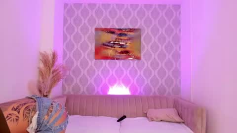 Nicole online show from June 13, 4:32 am