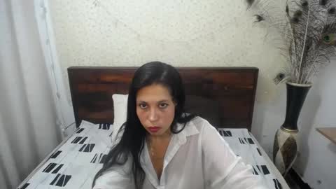 Snapshot of nikkiemilky chatting on February 22, 4:40 am NikkieMilky online show from February 22, 4:40 am