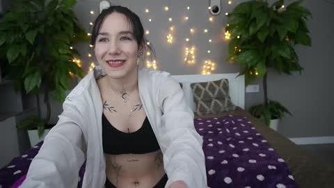 Snapshot of nikkigoldx chatting on February 1, 5:05 pm Nikki online show from February 1, 5:05 pm