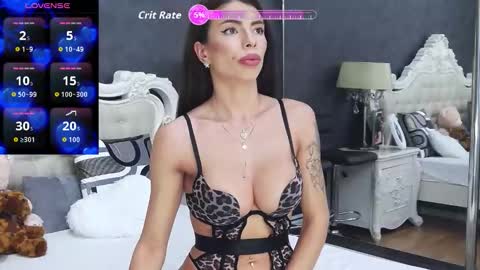 Snapshot of nikkirushxx chatting on October 13, 9:45 am Nikky online show from October 13, 9:45 am