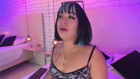 Snapshot of nikkydean chatting on September 20, 3:16 am Nikky Dean online show from September 20, 3:16 am