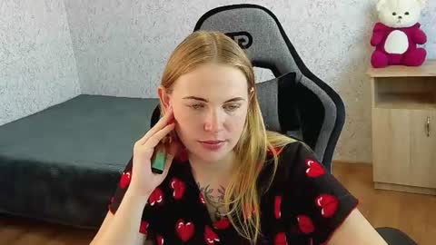 nikkyreyyy online show from July 28, 2:05 pm