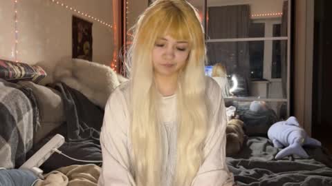 nikoli_naw online show from April 1, 9:01 pm