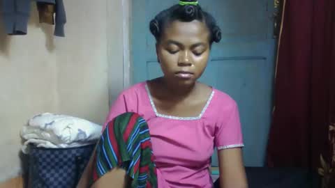 nilah online show from April 15, 8:48 am