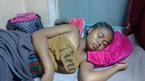 nilah online show from April 21, 2:26 am