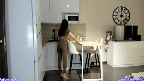 Bella online show from January 29, 7:43 pm