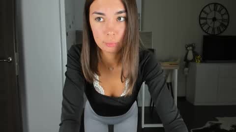 Bella online show from October 4, 1:44 am