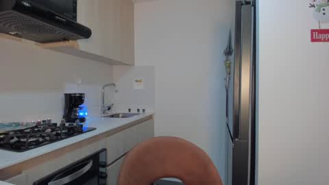 NINA online show from December 19, 7:51 pm