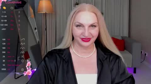 Nina online show from October 15, 3:58 pm