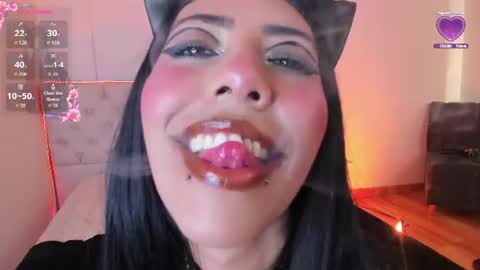 Nina Fox  online show from June 26, 2:18 pm
