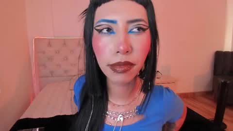 Nina Fox  online show from June 13, 7:00 pm