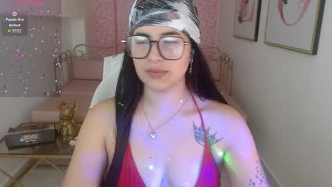 Nina online show from April 10, 1:50 pm