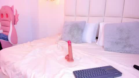 Snapshot of nina_sweetz chatting on September 30, 6:35 pm Nina online show from September 30, 6:35 pm