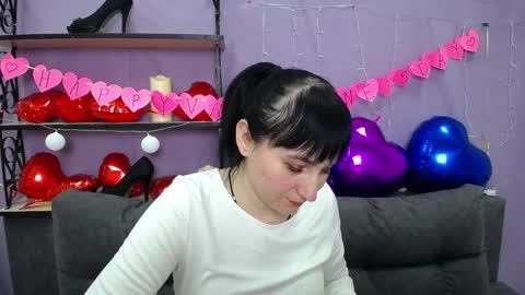 ninaflawlees online show from February 5, 7:10 pm