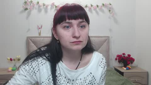 ninaflawlees online show from March 31, 12:05 pm