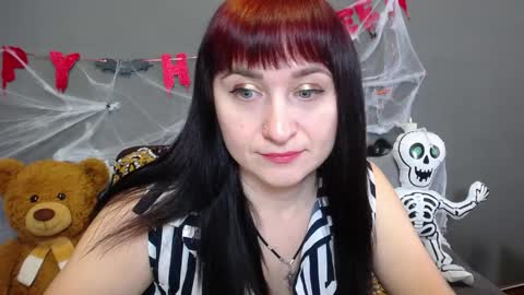 ninaflawlees online show from October 24, 11:50 am