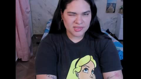 NinaFuentes online show from May 10, 4:36 am