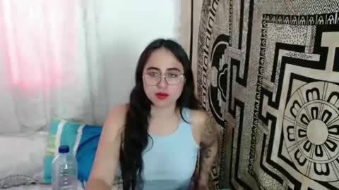 N I N A online show from October 25, 2:25 pm