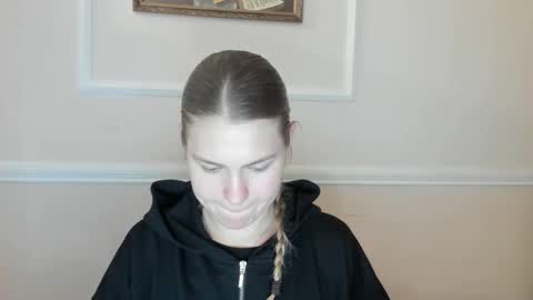 ninarihh online show from December 1, 2:53 pm