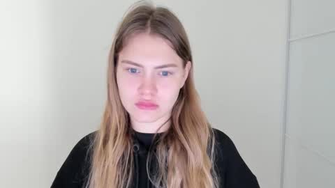 ninarihh online show from November 11, 8:22 am