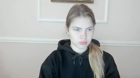 ninarihh online show from December 4, 12:07 pm