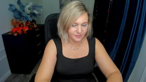 Snapshot of ninastarle chatting on October 22, 5:01 am ninastarle online show from October 22, 5:01 am