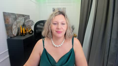 ninastarle online show from April 2, 4:43 am