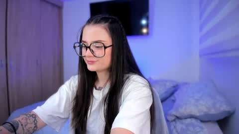 ninavolkov online show from April 1, 10:29 pm