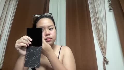 nini_luvskorn online show from April 12, 8:11 pm