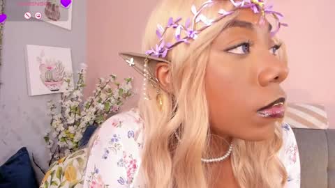 Snapshot of nini_martinii chatting on January 19, 2:59 pm NINI online show from January 19, 2:59 pm