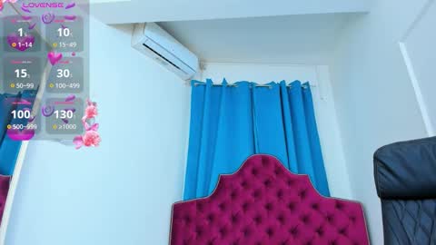 nina dee online show from September 15, 3:48 am