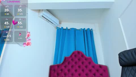 nina dee online show from October 28, 4:51 am