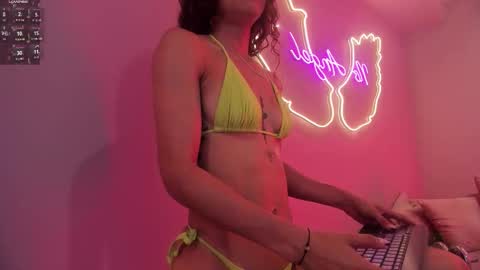 Ninna  online show from September 21, 11:31 am