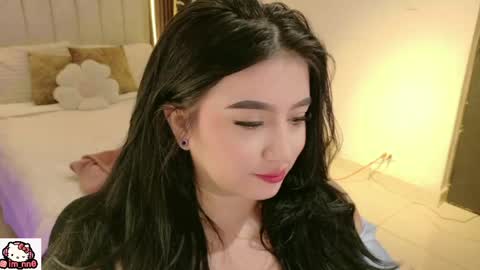 Nina online show from June 4, 1:26 pm