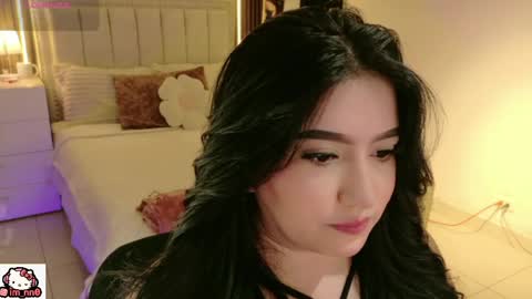 Nina online show from May 14, 1:28 pm
