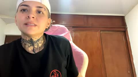 noah hehim    online show from January 22, 1:10 am