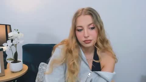 noahpretty online show from September 23, 3:43 pm