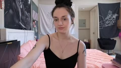 Noelle online show from June 3, 8:25 pm