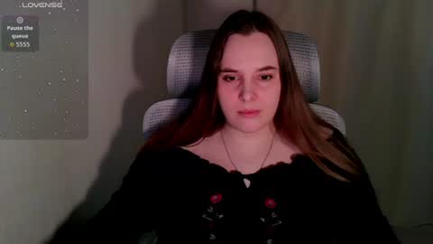 noir_ember_ online show from July 20, 5:57 pm