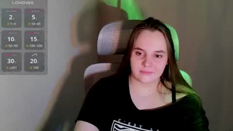 noir_ember_ online show from June 18, 6:24 pm