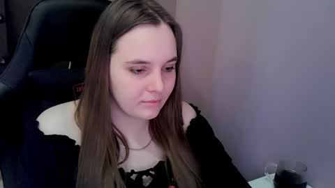 noir_ember_ online show from March 5, 4:36 pm