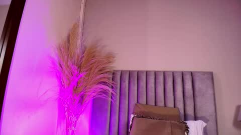 Nora Da Silva online show from November 21, 1:40 am