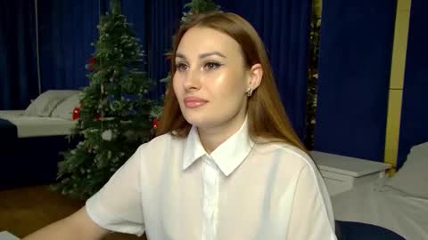 NoraFoxes online show from December 16, 6:36 pm