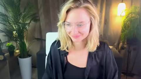 Nora online show from July 28, 11:17 am