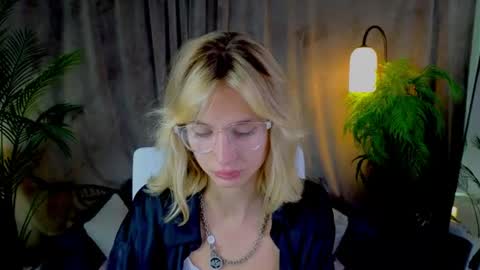 Nora online show from July 18, 7:33 am